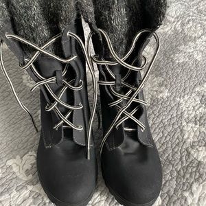 UnionBay gray faux suede boots